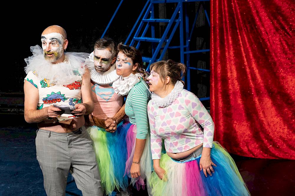 DAS GROSSE PADAM PADAM! Bevor wir fallen, fallen wir auf